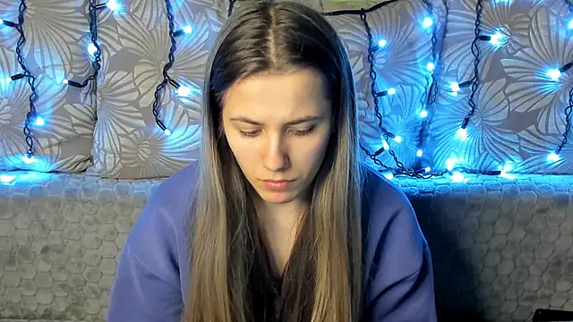 MaggieCake online show from December 14, 3:51 am