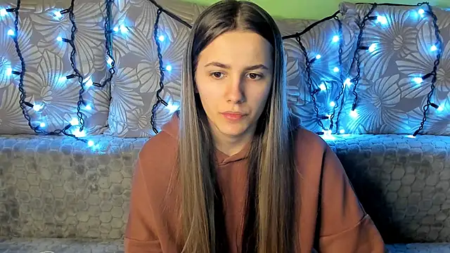 MaggieCake online show from December 27, 1:00 am