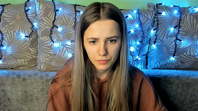 MaggieCake online show from December 30, 1:58 am