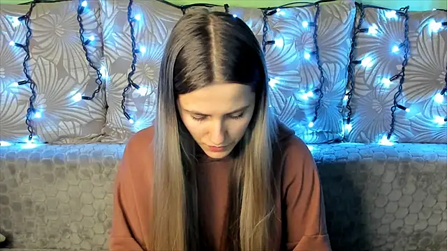 MaggieCake online show from January 3, 1:05 am