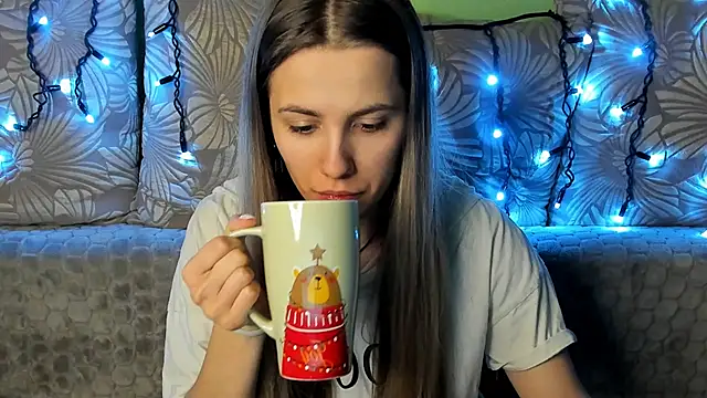 MaggieCake online show from January 17, 1:25 am