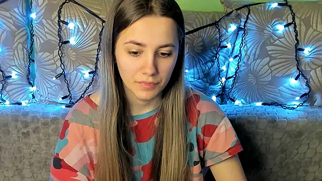 MaggieCake online show from February 22, 4:40 am