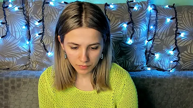 MaggieCake online show from March 16, 1:49 am