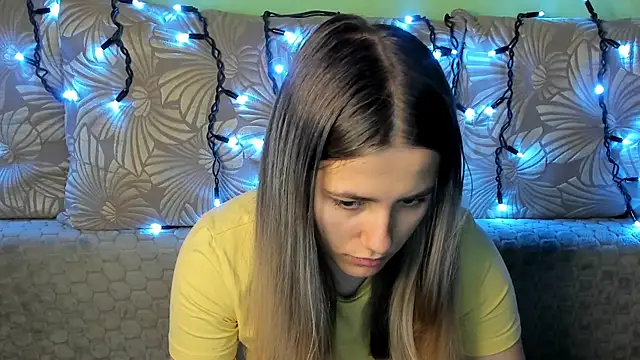 MaggieCake online show from November 1, 4:36 am