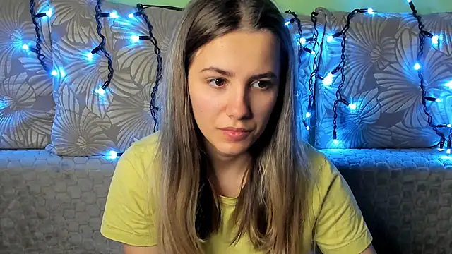 MaggieCake online show from November 5, 5:07 am