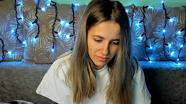 MaggieCake online show from November 10, 5:17 am