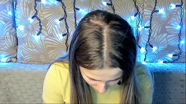 MaggieCake online show from March 26, 2:17 am