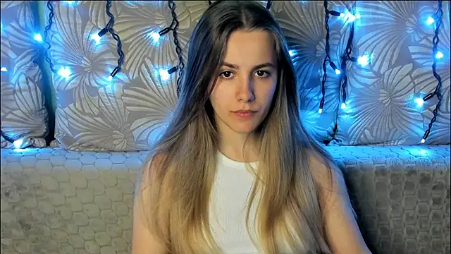 MaggieCake online show from April 9, 12:21 am