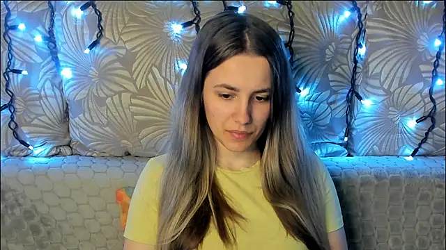 MaggieCake online show from April 21, 1:07 am