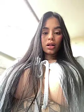 Snapshot of LaraHenao chatting on January 5, 1:26 pm LaraHenao online show from January 5, 1:26 pm