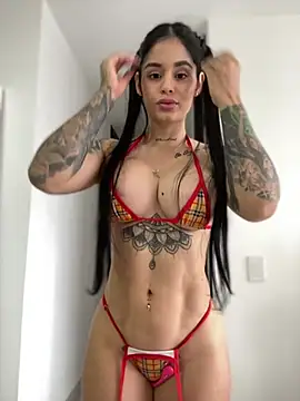 Snapshot of LaraHenao chatting on February 14, 12:36 pm LaraHenao online show from February 14, 12:36 pm