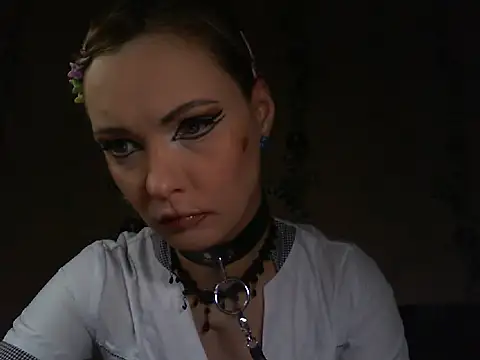 WildMissNiks online show from March 12, 9:04 am