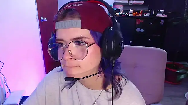 Snapshot of Raventh_ chatting on September 9, 4:17 pm Raventh online show from September 9, 4:17 pm