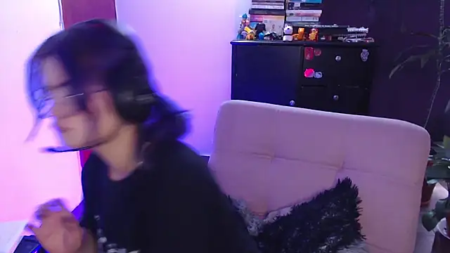 Snapshot of Raventh_ chatting on September 10, 2:50 pm Raventh online show from September 10, 2:50 pm