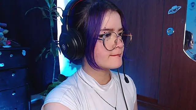 Snapshot of Raventh_ chatting on October 2, 9:44 pm Raventh online show from October 2, 9:44 pm