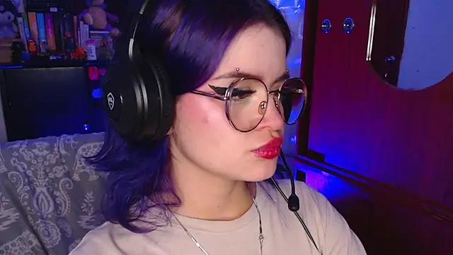 Snapshot of Raventh_ chatting on October 11, 1:09 pm Raventh online show from October 11, 1:09 pm