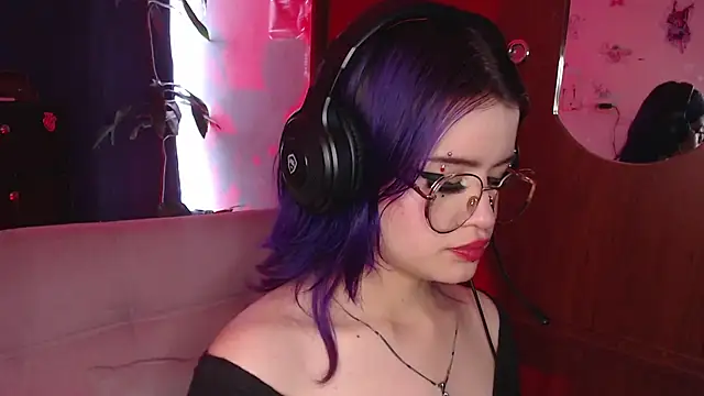 Snapshot of Raventh_ chatting on October 13, 3:23 pm Raventh online show from October 13, 3:23 pm