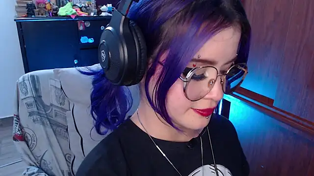 Snapshot of Raventh_ chatting on October 17, 3:47 pm Raventh online show from October 17, 3:47 pm