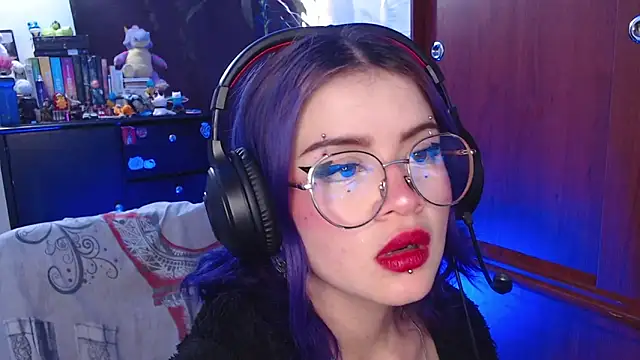 Snapshot of Raventh_ chatting on October 21, 1:45 pm Raventh online show from October 21, 1:45 pm