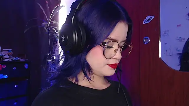 Snapshot of Raventh_ chatting on November 8, 12:05 pm Raventh online show from November 8, 12:05 pm