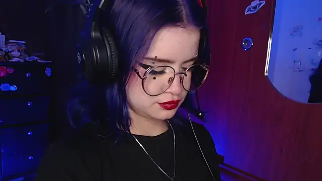 Snapshot of Raventh_ chatting on November 11, 1:55 pm Raventh online show from November 11, 1:55 pm