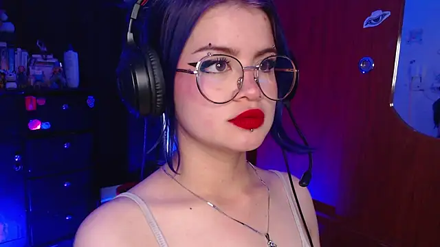 Snapshot of Raventh_ chatting on November 22, 1:21 pm Raventh online show from November 22, 1:21 pm