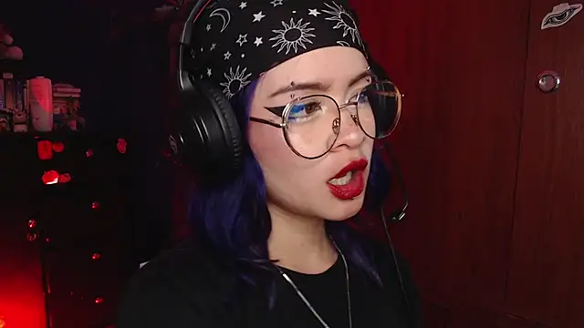 Snapshot of Raventh_ chatting on November 23, 11:43 am Raventh online show from November 23, 11:43 am