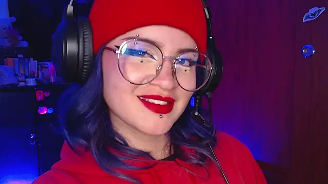 Snapshot of Raventh_ chatting on December 5, 1:47 am Raventh online show from December 5, 1:47 am