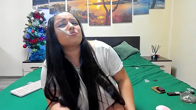 Snapshot of adelline chatting on December 30, 12:54 am adelline online show from December 30, 12:54 am