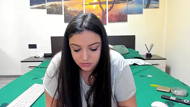 Snapshot of adelline chatting on January 6, 1:20 am adelline online show from January 6, 1:20 am