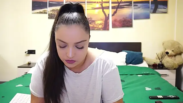 Snapshot of adelline chatting on October 24, 9:00 pm adelline online show from October 24, 9:00 pm