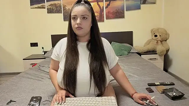 adelline online show from March 29, 8:42 pm