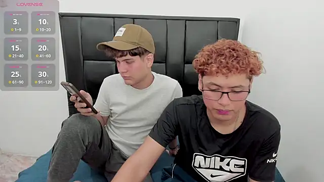 javieryalejandro online show from September 28, 9:20 pm