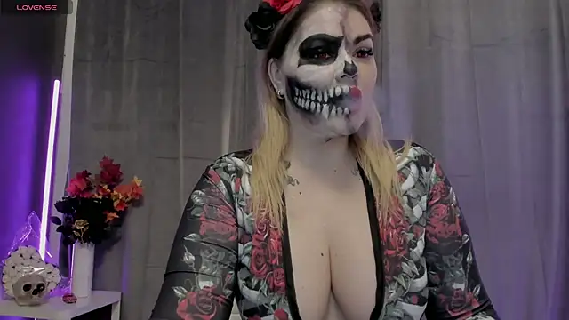 Raven Luna online show from October 31, 6:25 am