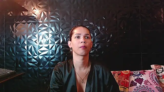 PINK  LOLA1 online show from February 6, 10:29 am