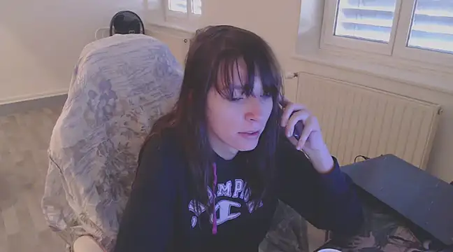 Snapshot of missthon0 chatting on December 11, 11:19 am missthon0 online show from December 11, 11:19 am