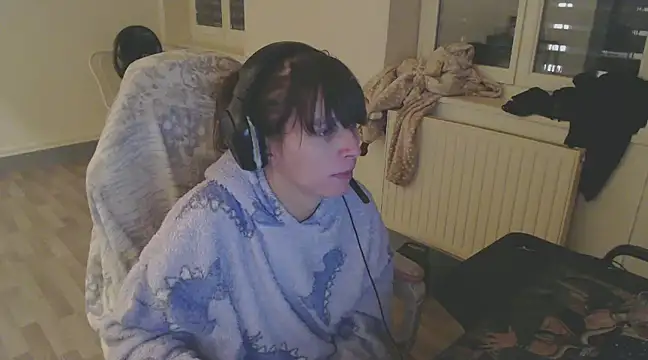 Snapshot of missthon0 chatting on December 15, 8:58 pm missthon0 online show from December 15, 8:58 pm