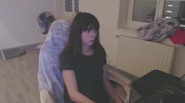 Snapshot of missthon0 chatting on December 23, 4:39 pm missthon0 online show from December 23, 4:39 pm