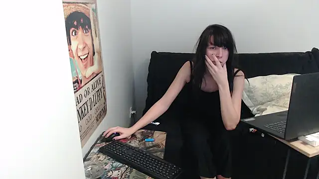 Snapshot of missthon0 chatting on February 13, 10:12 am missthon0 online show from February 13, 10:12 am