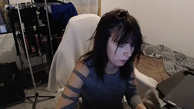 Snapshot of missthon0 chatting on September 10, 11:43 am missthon0 online show from September 10, 11:43 am