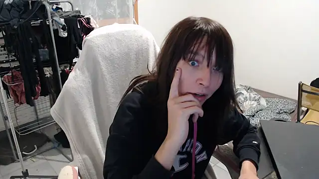 Snapshot of missthon0 chatting on September 11, 1:00 pm missthon0 online show from September 11, 1:00 pm