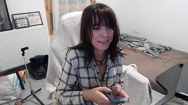 Snapshot of missthon0 chatting on September 16, 5:30 am missthon0 online show from September 16, 5:30 am