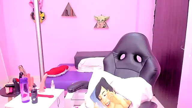 MATURE WHOR33 online show from March 1, 11:50 am