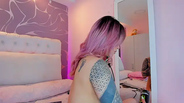 KeilaLovJack online show from February 3, 1:19 pm