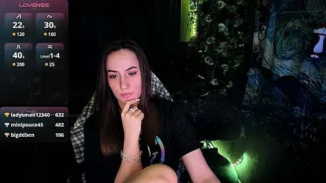 Snapshot of Selbi_Paine chatting on March 20, 2:40 am Selbi Paine online show from March 20, 2:40 am