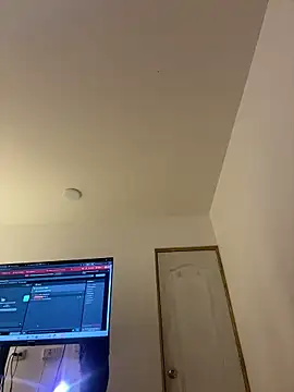 KallyMyller1 online show from April 10, 7:40 pm