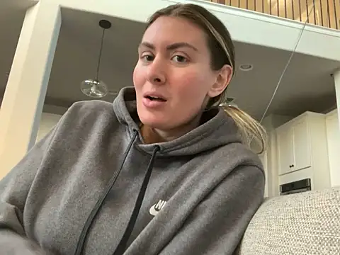 Snapshot of Alyssa_rhoades chatting on January 19, 11:10 pm Alyssa rhoades online show from January 19, 11:10 pm