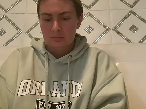 Snapshot of Alyssa_rhoades chatting on January 27, 7:24 am Alyssa rhoades online show from January 27, 7:24 am