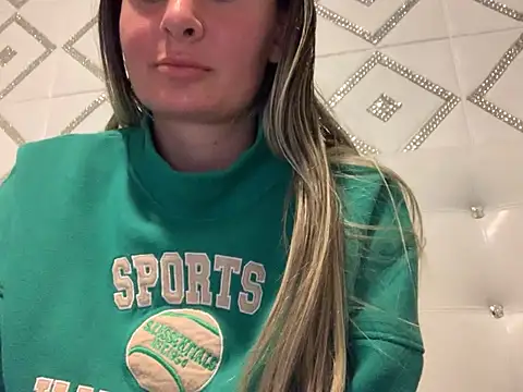 Snapshot of Alyssa_rhoades chatting on February 21, 2:28 am Alyssa rhoades online show from February 21, 2:28 am