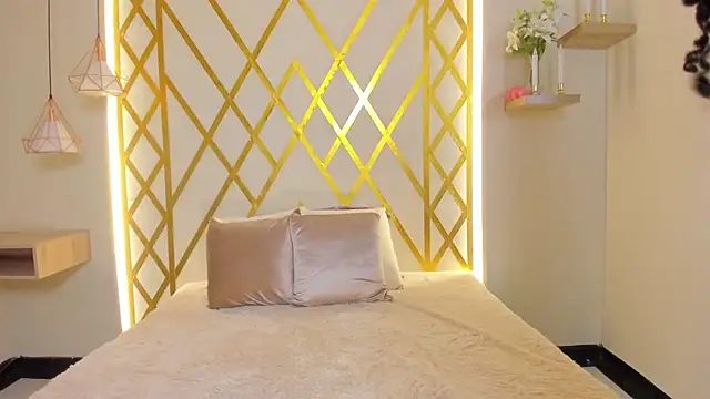 maryevans  online show from January 7, 12:40 pm